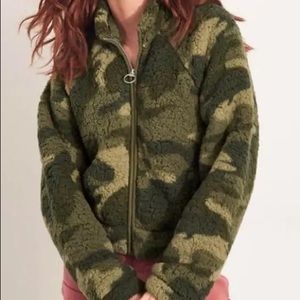 Hollister Sherpa Full-Zip Camo Sweatshirt Jacket, XS